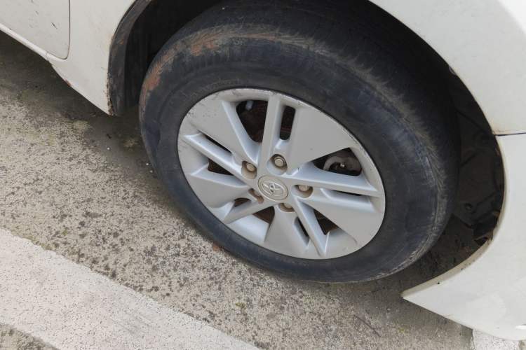 Used Toyota Corolla 2017 1.6L CVT GL Right Front Wheel Hub