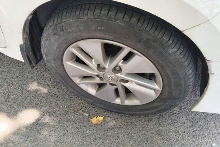 Used Toyota Corolla 2017 1.2T CVT GL Right Front Wheel Hub