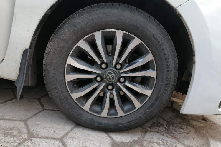Used Toyota Corolla 2017 1.2T CVT GL Right Front Wheel Hub