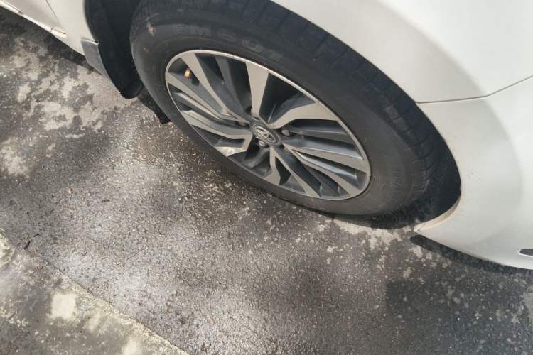Used Toyota Corolla 2017 Revised Dual-Engine 1.8L E-CVT Elite Edition Right Front Wheel Hub