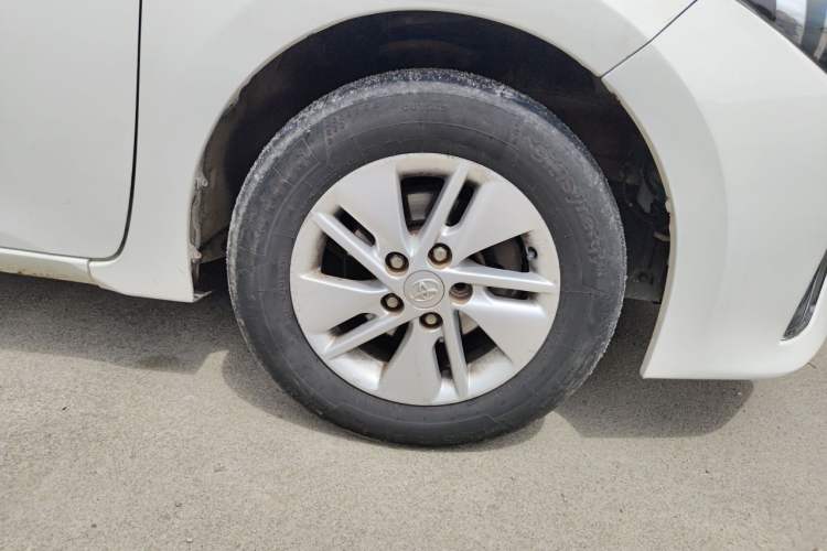 Used Toyota Corolla 2017 1.2T CVT GL Right Front Wheel Hub