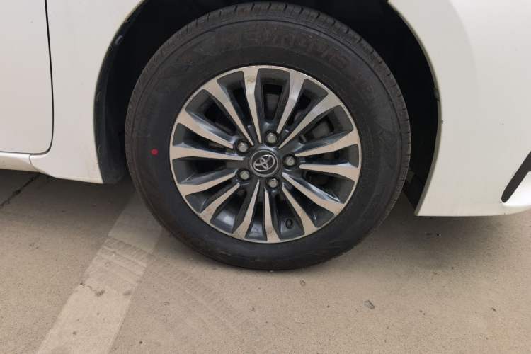 Used Toyota Corolla 2017 Revised Version 1.2T S-CVT GL Right Front Wheel Hub