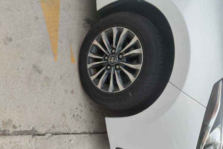 Used Toyota Corolla 2017 Revised Version 1.2T S-CVT GL-i Right Front Wheel Hub