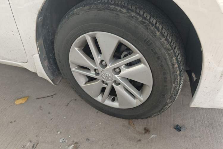 Used Toyota Corolla 2017 1.6L CVT GL Right Front Wheel Hub