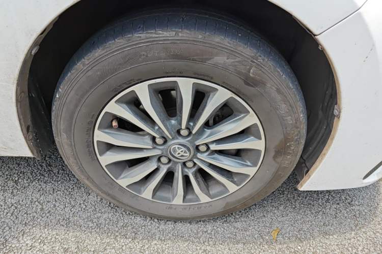 Used Toyota Corolla 2017 Revised Version 1.2T S-CVT GL-i Right Front Wheel Hub
