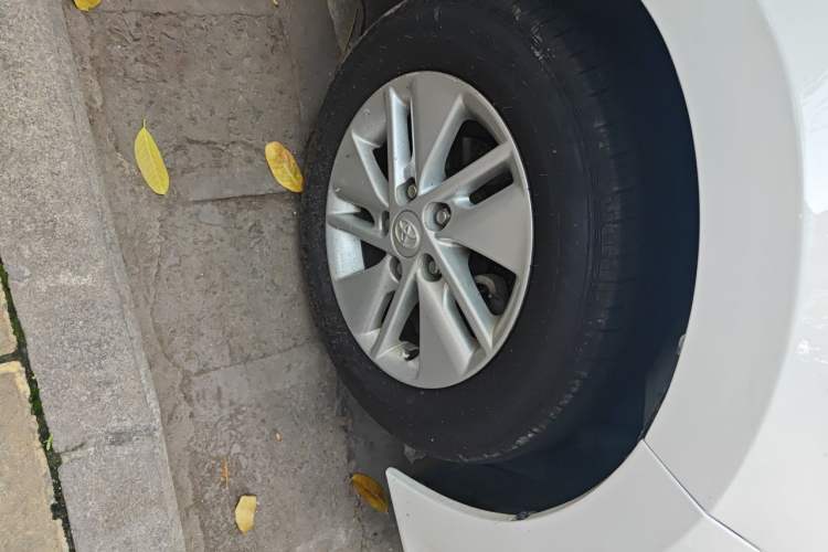 Used Toyota Corolla 2017 Revised Version 1.6L S-CVT GL Right Front Wheel Hub