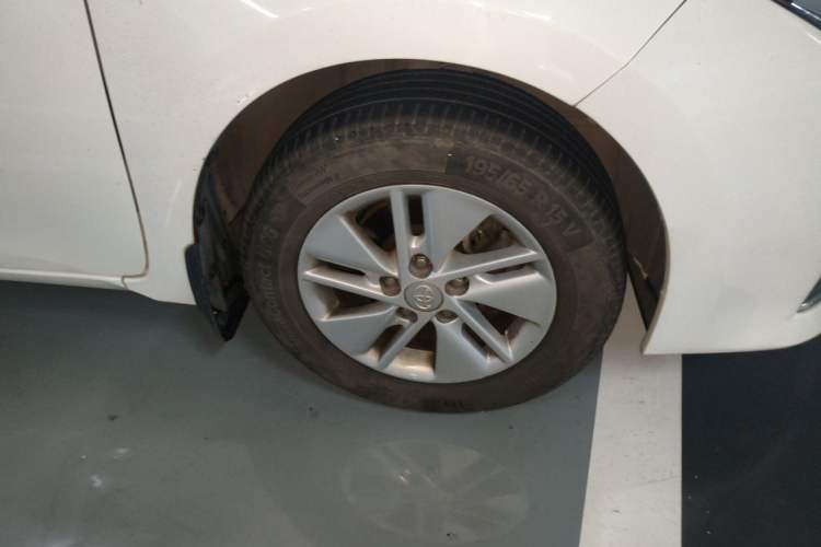 Used Toyota Corolla 2017 1.6L CVT GL Right Front Wheel Hub