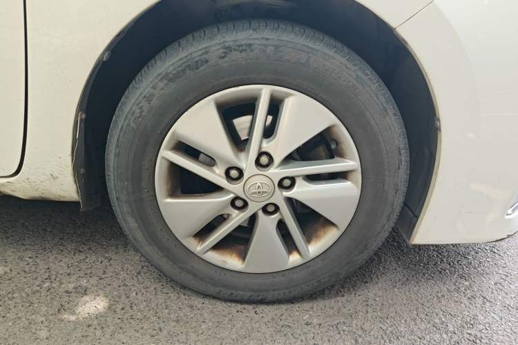 Used Toyota Corolla 2017 1.2T CVT GL Right Front Wheel Hub