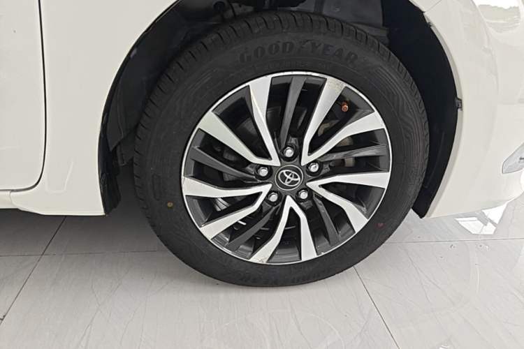 Used Toyota Corolla 2017 Revised Dual-Engine 1.8L E-CVT Leading Edition Right Front Wheel Hub