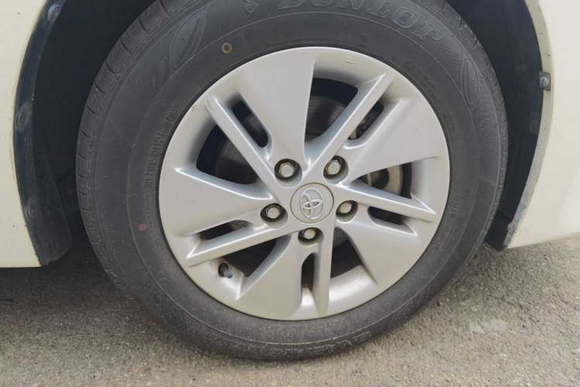 Used Toyota Corolla 2017 1.2T CVT GL-i Right Front Wheel Hub