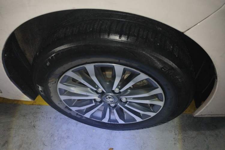 Used Toyota Corolla 2017 Revised Version 1.2T S-CVT GL-i Right Front Wheel Hub