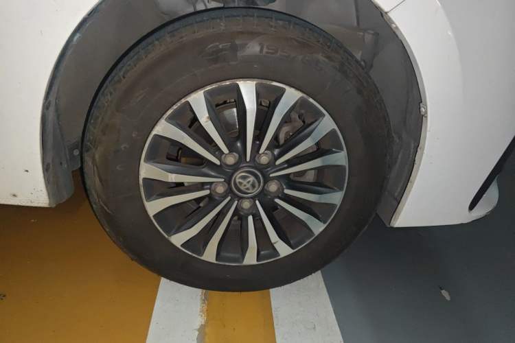 Used Toyota Corolla 2017 Revised Version 1.2T S-CVT GL-i Right Front Wheel Hub