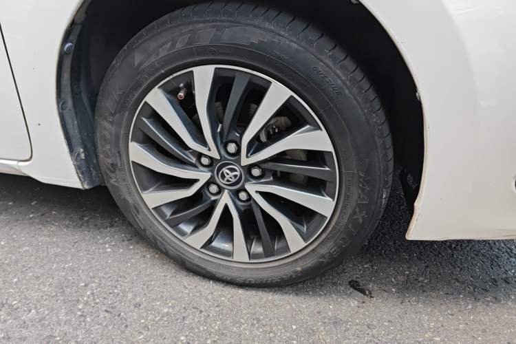 Used Toyota Corolla 2017 Revised Dual-Engine 1.8L E-CVT Leading Edition Right Front Wheel Hub