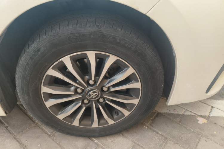Used Toyota Corolla 2017 Revised Version 1.2T S-CVT GL-i Right Front Wheel Hub