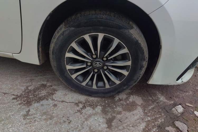 Used Toyota Corolla 2017 Revised Version 1.2T S-CVT GL Right Front Wheel Hub