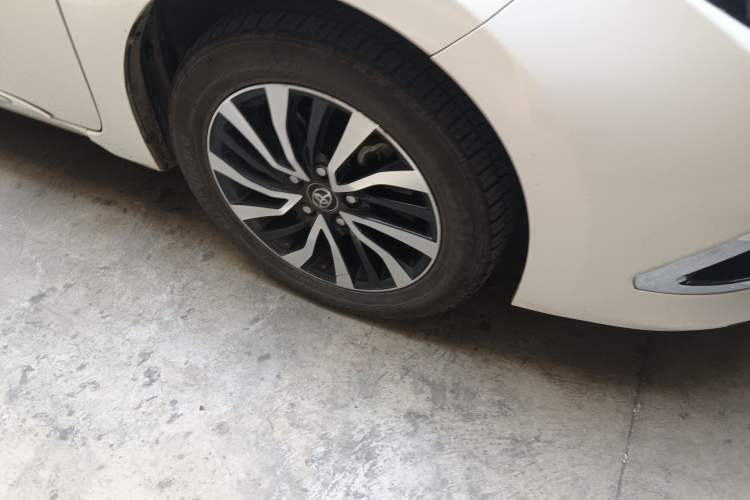 Used Toyota Corolla 2017 Revised Dual-Engine 1.8L E-CVT Elite Edition Right Front Wheel Hub