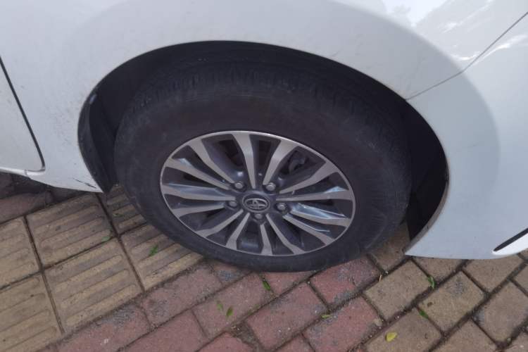 Used Toyota Corolla 2017 Revised Version 1.2T S-CVT GL-i Right Front Wheel Hub
