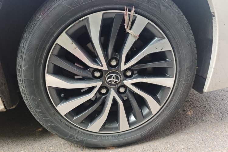 Used Toyota Corolla 2017 Revised Dual-Engine 1.8L E-CVT Leading Edition Right Front Wheel Hub