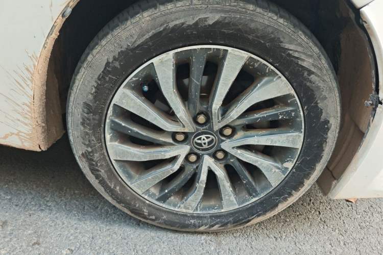Used Toyota Corolla 2017 Revised Dual-Engine 1.8L E-CVT Elite Edition Right Front Wheel Hub
