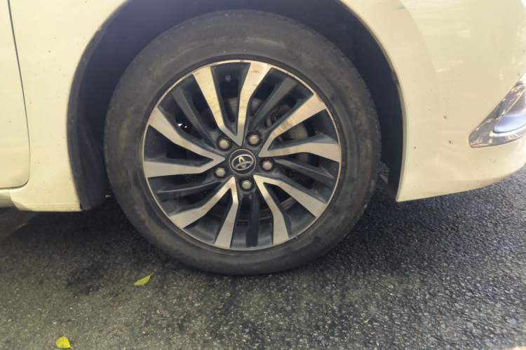 Used Toyota Corolla 2017 Revised Dual-Engine 1.8L E-CVT Elite Edition Right Front Wheel Hub