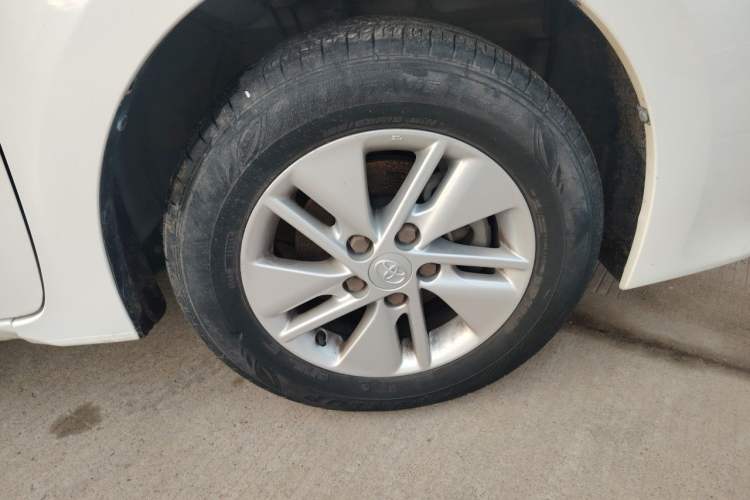 Used Toyota Corolla 2017 Revised Version 1.6L Manual GL Right Front Wheel Hub