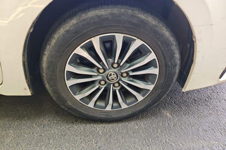 Used Toyota Corolla 2017 Revised Version 1.2T S-CVT GL Right Front Wheel Hub