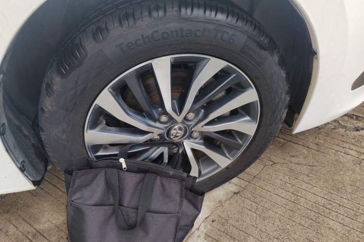 Used Toyota Corolla 2017 Revised Dual-Engine 1.8L E-CVT Leading Edition Right Front Wheel Hub