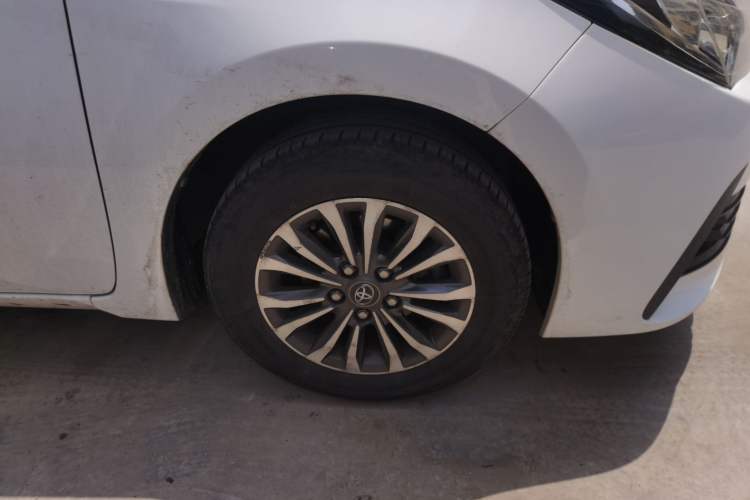 Used Toyota Corolla 2017 1.2T CVT GL Right Front Wheel Hub