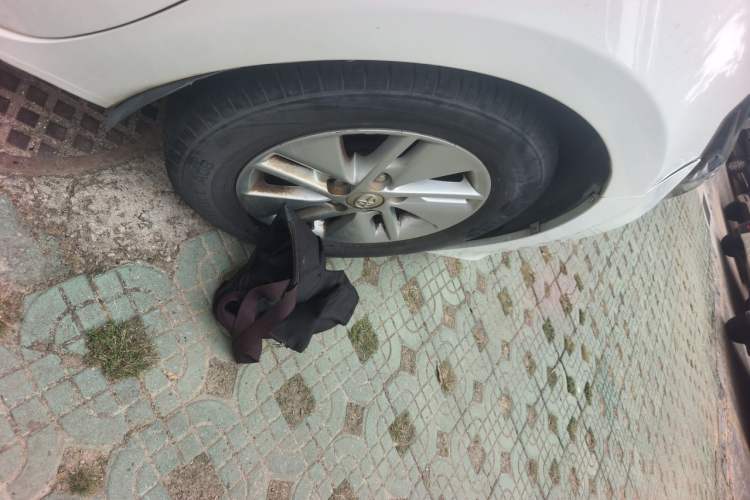 Used Toyota Corolla 2017 1.2T CVT GL Right Front Wheel Hub