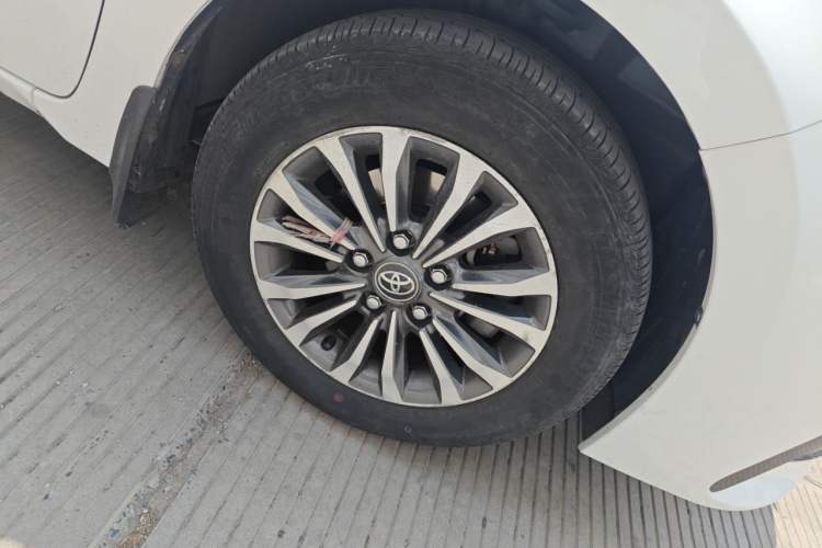 Used Toyota Corolla 2017 Revised Version 1.2T S-CVT GL Right Front Wheel Hub