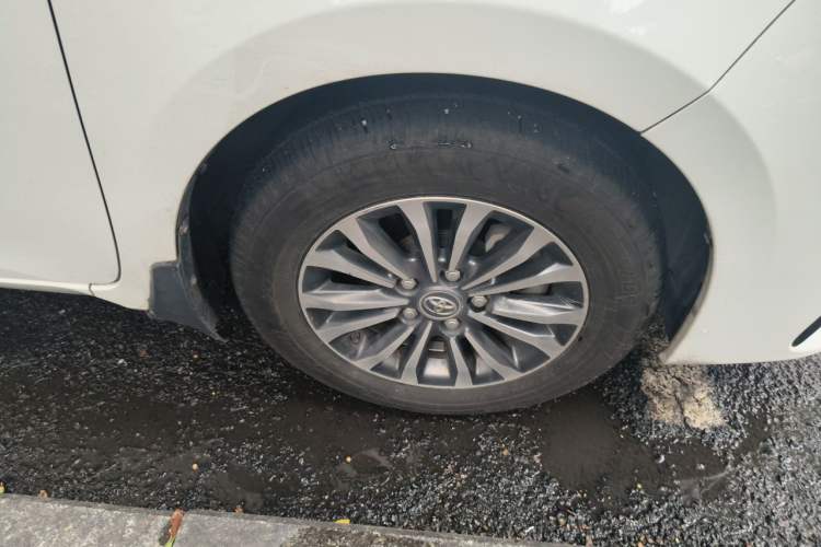 Used Toyota Corolla 2017 Revised Version 1.2T S-CVT GL Right Front Wheel Hub