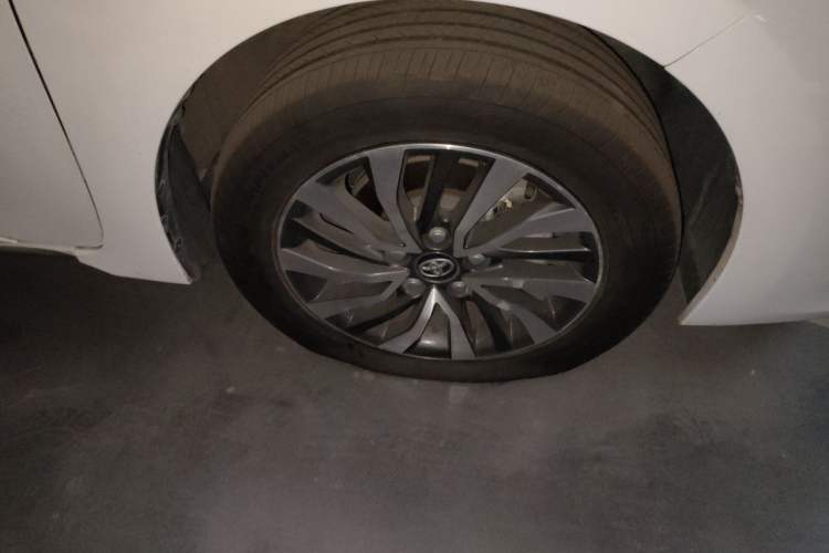 Used Toyota Corolla 2017 Revised Dual-Engine 1.8L E-CVT Elite Edition Right Front Wheel Hub