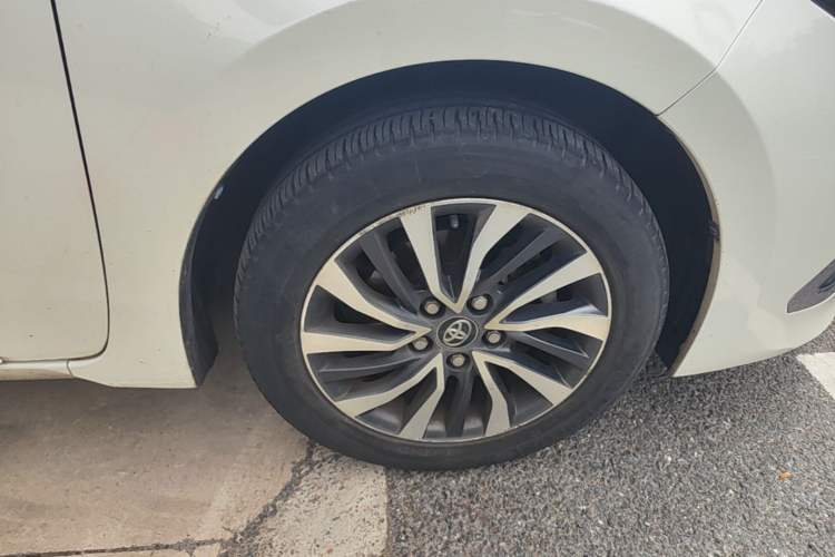Used Toyota Corolla 2017 Revised Dual-Engine 1.8L E-CVT Luxury Edition Right Front Wheel Hub