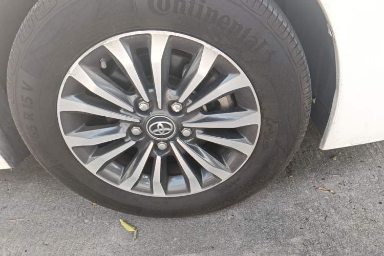 Used Toyota Corolla 2017 Revised Version 1.2T S-CVT GL-i Leather Edition Right Front Wheel Hub