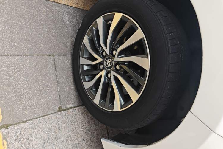 Used Toyota Corolla 2017 Revised Dual-Engine 1.8L E-CVT Leading Edition Right Front Wheel Hub