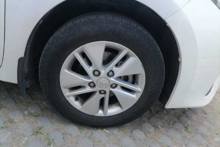 Used Toyota Corolla 2017 1.2T CVT GL Right Front Wheel Hub