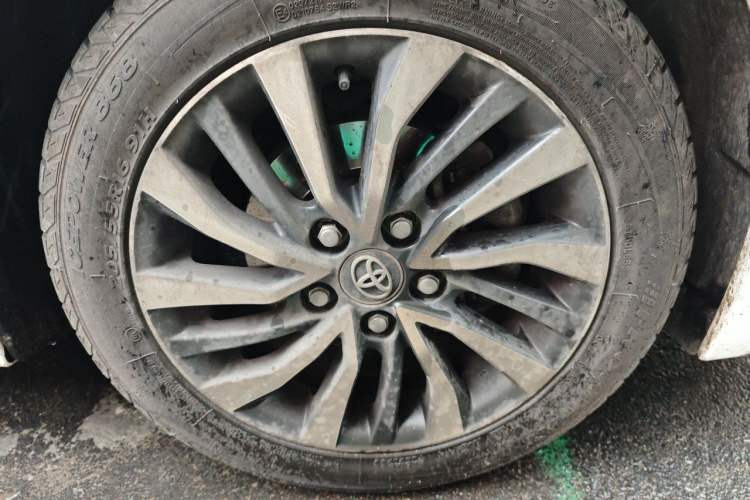 Used Toyota Corolla 2017 Revised Dual-Engine 1.8L E-CVT Leading Edition Right Front Wheel Hub