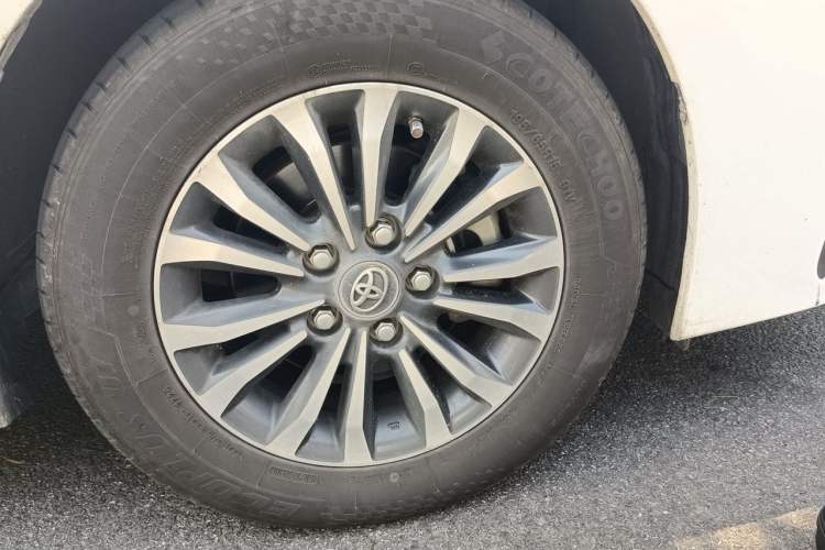 Used Toyota Corolla 2017 Revised Version 1.2T S-CVT GL Right Front Wheel Hub