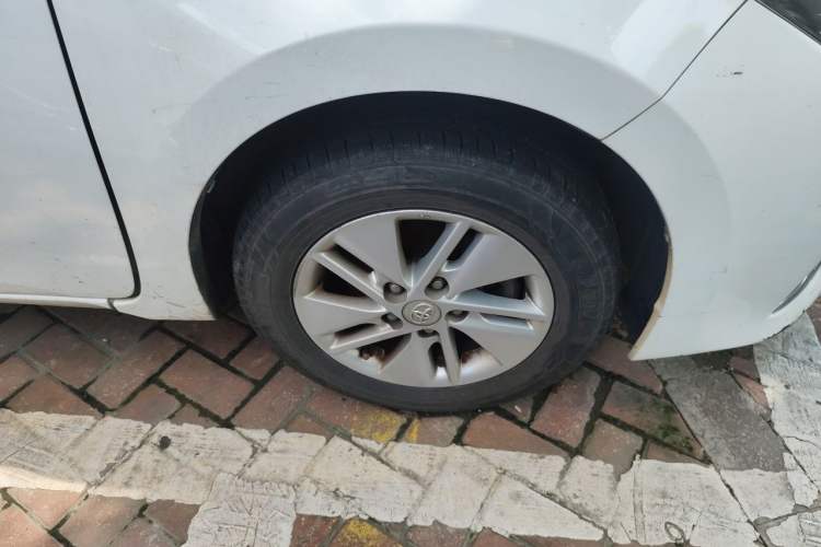Used Toyota Corolla 2017 1.6L CVT GL Right Front Wheel Hub