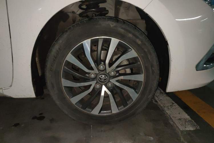 Used Toyota Corolla 2017 Revised Dual-Engine 1.8L E-CVT Leading Edition Right Front Wheel Hub