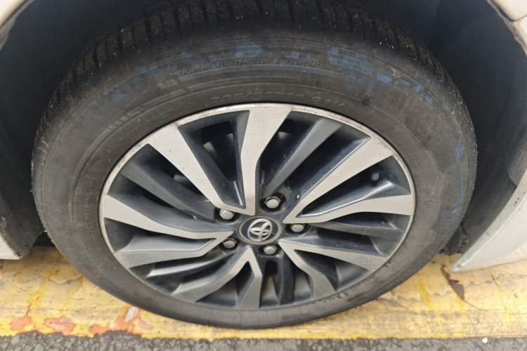 Used Toyota Corolla 2017 Revised Dual-Engine 1.8L E-CVT Leading Edition Right Front Wheel Hub