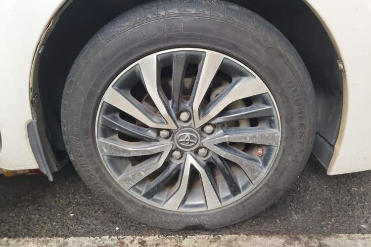 Used Toyota Corolla 2017 Revised Dual-Engine 1.8L E-CVT Luxury Edition Right Front Wheel Hub