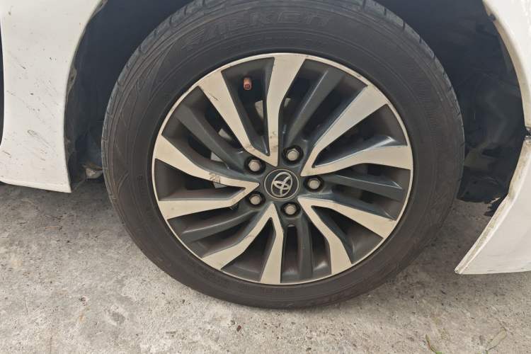Used Toyota Corolla 2017 Revised Dual-Engine 1.8L E-CVT Leading Edition Right Front Wheel Hub