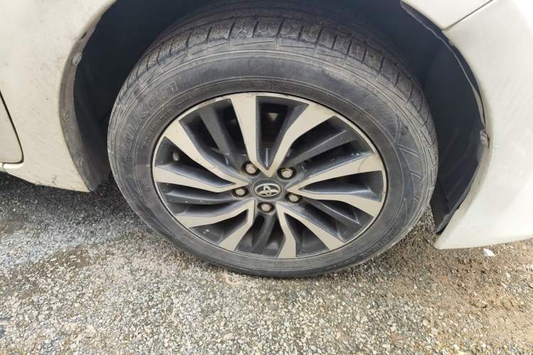 Used Toyota Corolla 2017 Revised Dual-Engine 1.8L E-CVT Elite Edition Right Front Wheel Hub