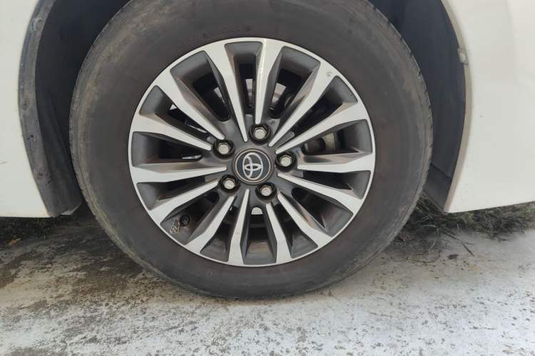 Used Toyota Corolla 2017 Revised Version 1.2T S-CVT GL-i Right Front Wheel Hub