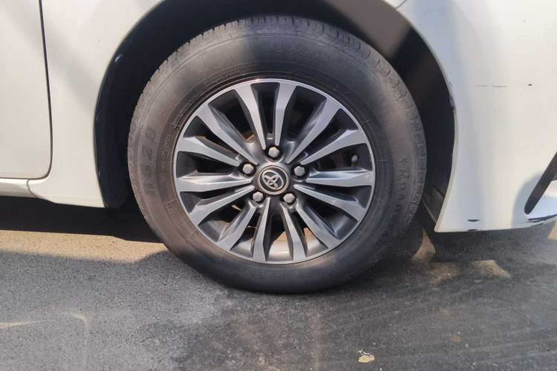 Used Toyota Corolla 2017 Revised Version 1.2T S-CVT GL-i Right Front Wheel Hub