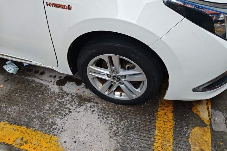 Used Toyota Corolla 2017 Revised Dual-Engine 1.8L E-CVT Elite Edition Right Front Wheel Hub