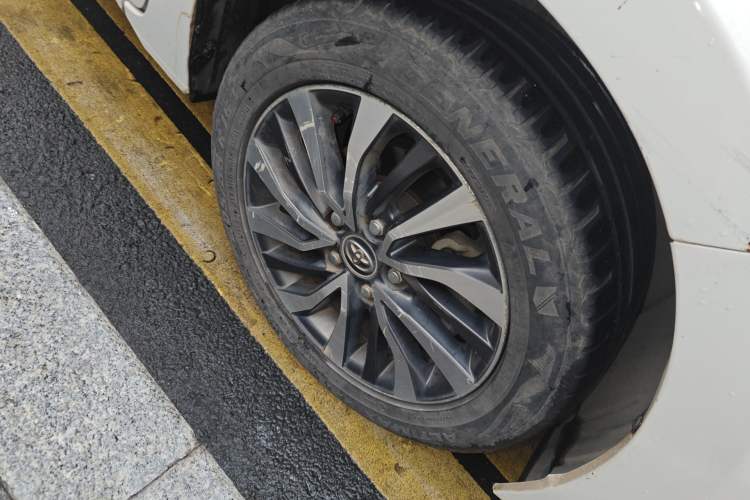 Used Toyota Corolla 2017 Revised Dual-Engine 1.8L E-CVT Leading Edition Right Front Wheel Hub