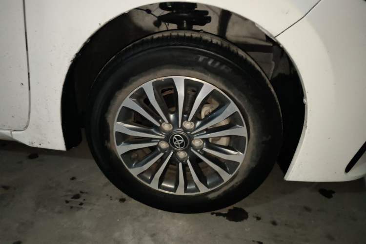 Used Toyota Corolla 2017 Revised Version 1.2T S-CVT GL Right Front Wheel Hub