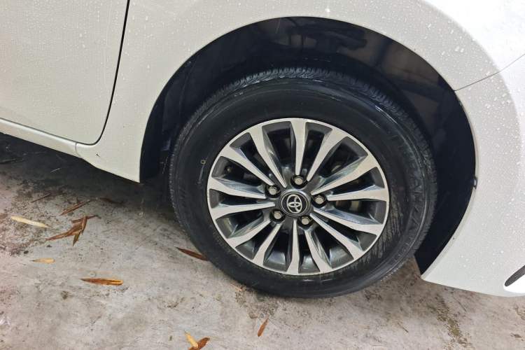 Used Toyota Corolla 2017 Revised Version 1.2T S-CVT GL Right Front Wheel Hub
